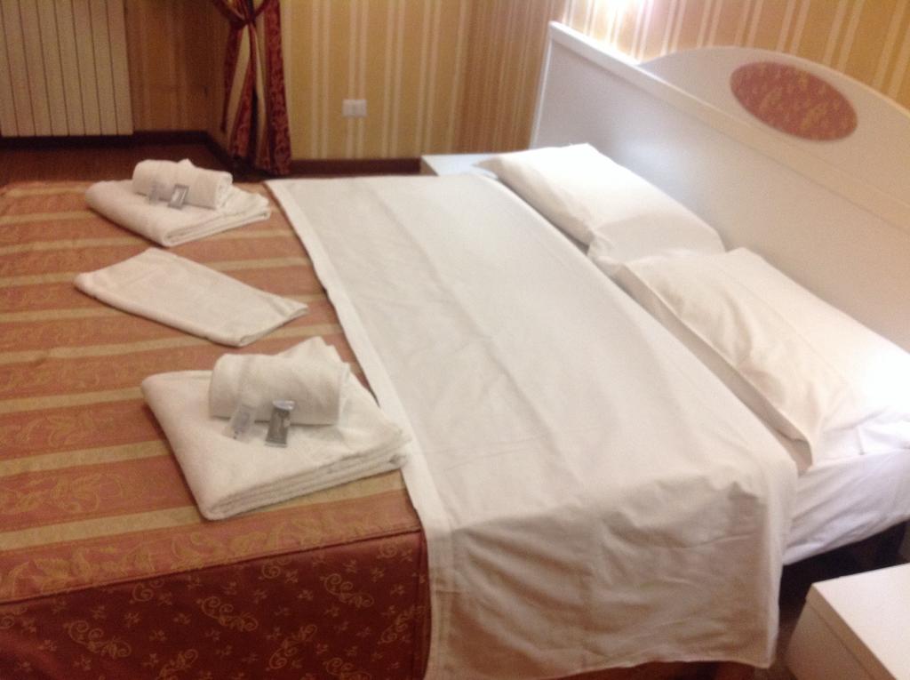 Rome Palace Hotel Pokój zdjęcie