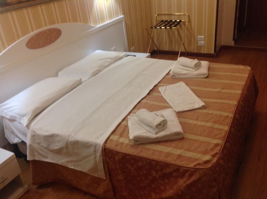 Rome Palace Hotel Pokój zdjęcie